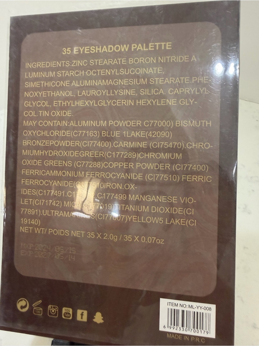 Sanrio Multicolor Eyeshadow Palette — Reds, Pinks, Purples, Browns, Oranges - Picture 5 of 7